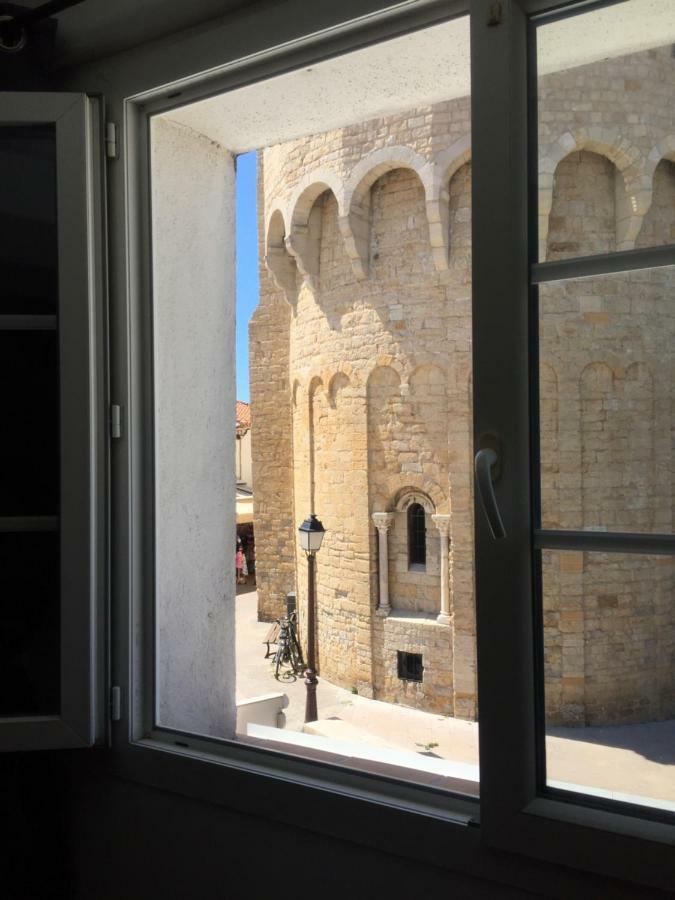 L'Appartement De L'Eglise Saintes-Maries-de-la-Mer Luaran gambar